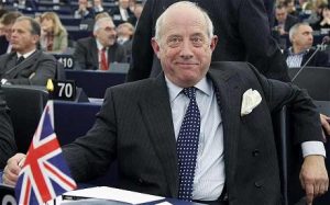 Godfrey William Bloom fut député européen, représentant la région du Yorkshire and Humber, élu aux élections de 2004 à 2014.