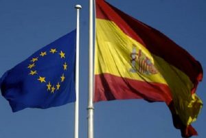 Les-drapeaux-de-lUnion-européenne-et-de-lEspagne-