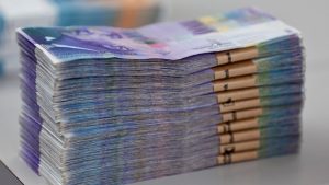 1000-francs-suisse-liasse