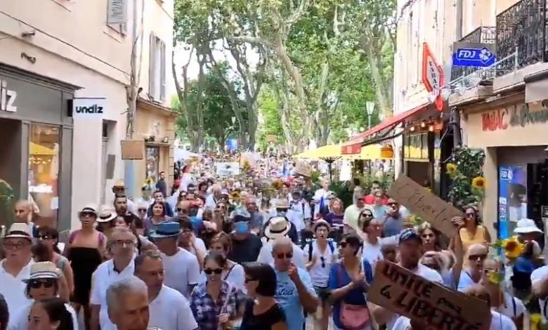« Macron démission ! », énormément de monde dans les rues d'Aixen